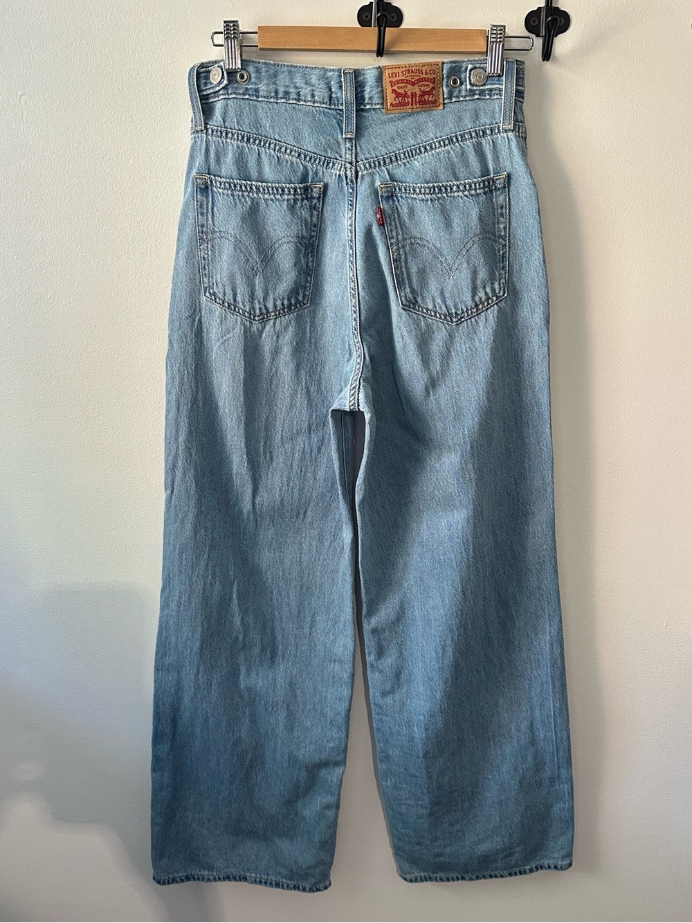 Levi’s Cinch Baggy Light Blue Wide Leg Jeans - Picture 5 of 9
